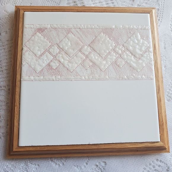 Mexican Vintage Hot Plate Trivet Set of 2 Pink Diamond Raised Feet - Picture 6 of 6